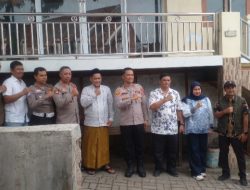 Camat Majasari dan Kapolsek Pandeglang Naik Gunung Menuju Masjid Kuno Baetul Arsy Pasir Angin